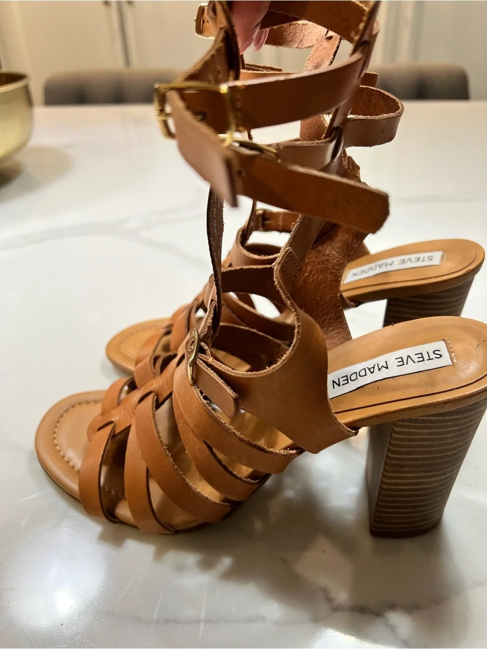 New Steve Madden Leather Tan Strappy Block Heel Sandals. Size 9